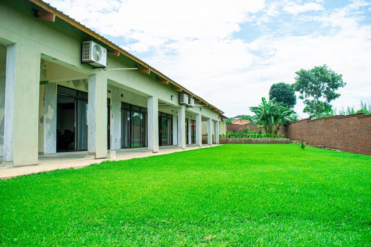 Douglas Lodge & Apartments Lilongwe Exterior photo