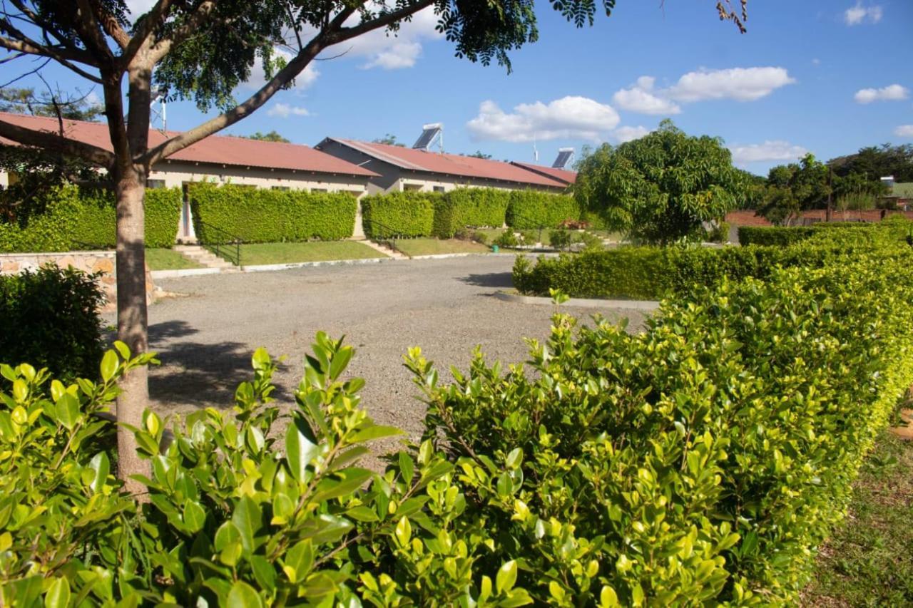 Douglas Lodge & Apartments Lilongwe Exterior photo